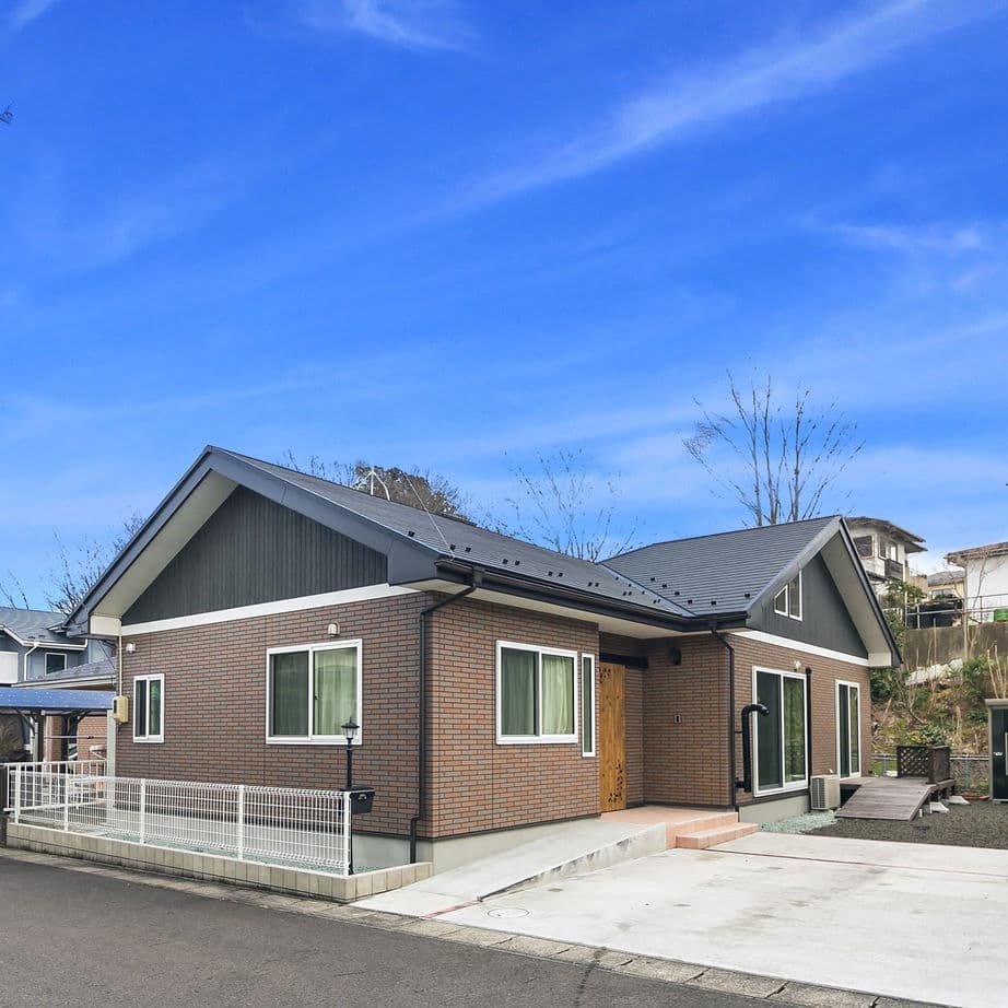 SUUMO　公式サイト　ミラクルホーム　建築実例　車イスの生活を思い描いた「平屋」、予算内で叶えたバリアフリーの家