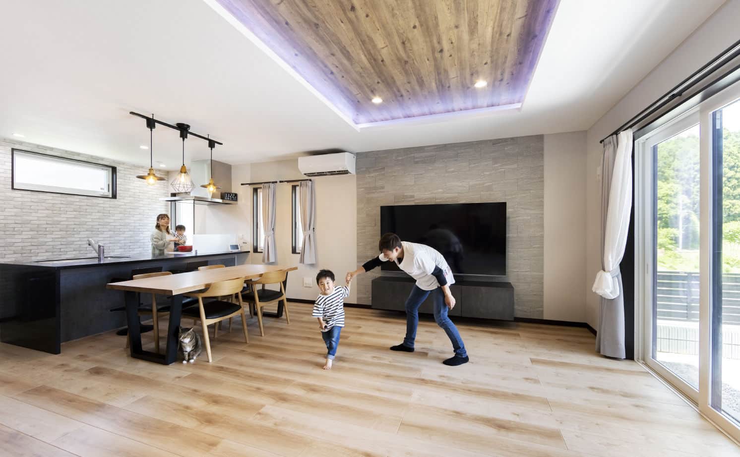 SUUMO　公式サイト　「完全フル装備の家」子ども達が元気に走り回れる大空間の平屋
